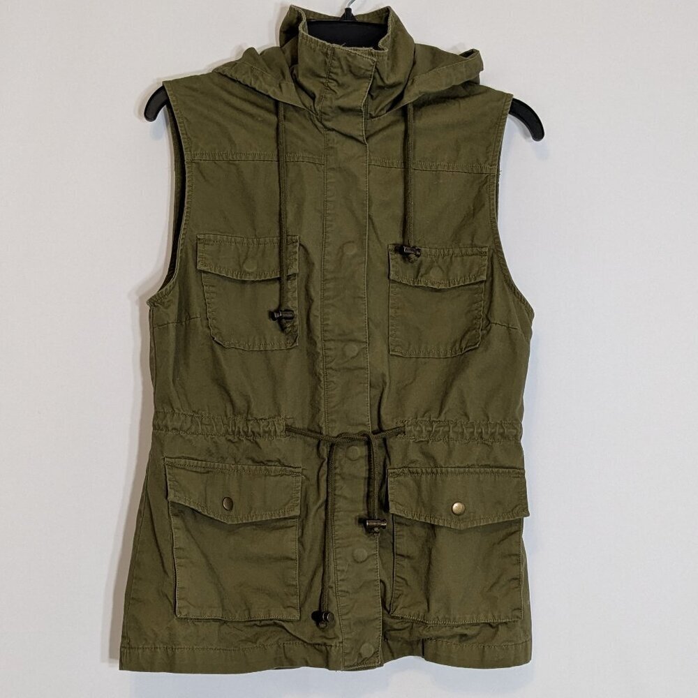 2 SABLE Olive, Army Green Hooded Sleeveless Hiking Cargo Jacket; Size M